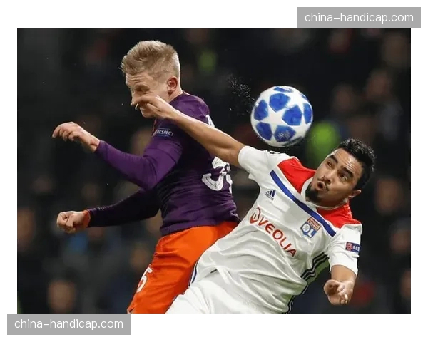 历史回顾:追溯十年前法甲的战术潮流,与当下普遍收缩防守的趋势形成鲜明对比 历史回顾:追溯十年前法甲的战术潮流,与当下普遍收缩防守的趋势形成鲜明对比