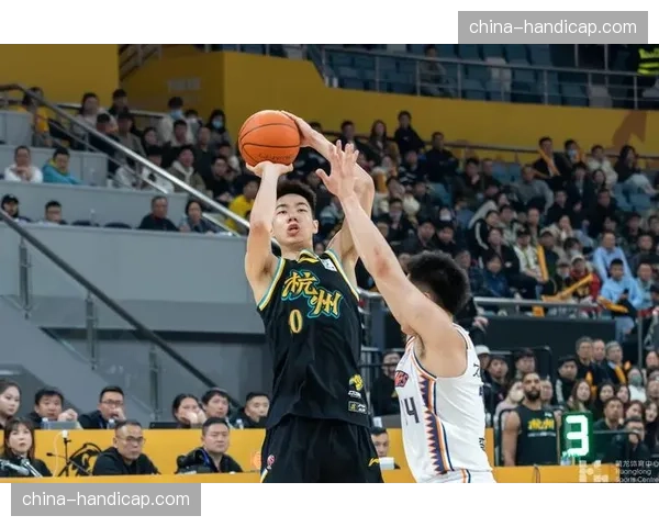 辽宁本钢主场迎战浙江东阳光药,卫冕冠军与劲旅的常规赛收官关键战前瞻 辽宁本钢主场迎战浙江东阳光药,卫冕冠军与劲旅的常规赛收官关键战前瞻