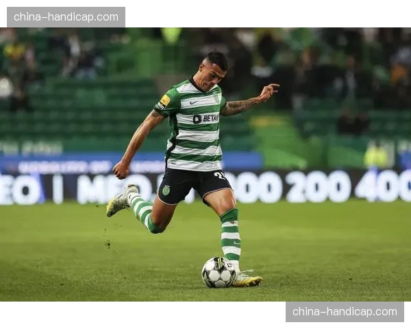 罗马诺:曼城夏窗目标锁定葡萄牙体育边后卫,以加强边路进攻深度 罗马诺:曼城夏窗目标锁定葡萄牙体育边后卫,以加强边路进攻深度