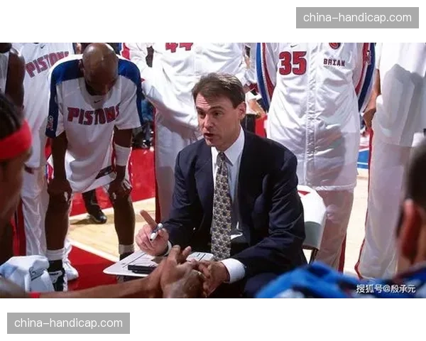 达拉斯飞马队解雇主教练 由助理教练临时接管至赛季结束