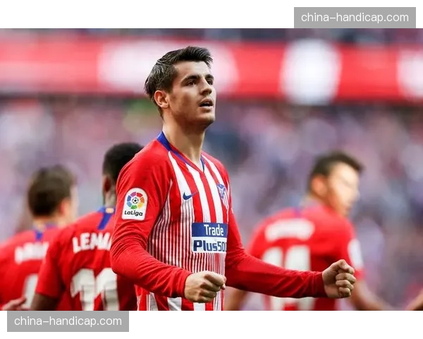 马竞少打一人防守战术：极致阵型收缩、核心球员深度回防与顽强战术纪律